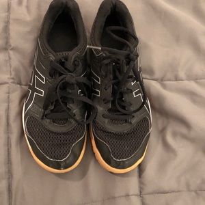 ASICS volleyball shoes size 7